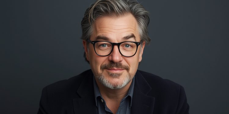 Dirk Stermann erobert Österreich neu: Gags, Bücher, Bühnenfieber